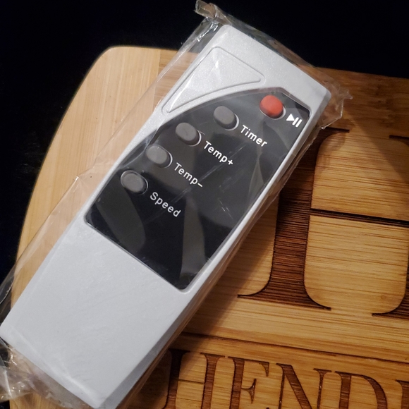 Wall Plug Mount Portable Electric Heater with Remote control - Picture 3 of 5